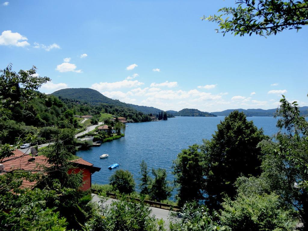 Campeggio Punta Di Crabbia Pettenasco Exteriör bild